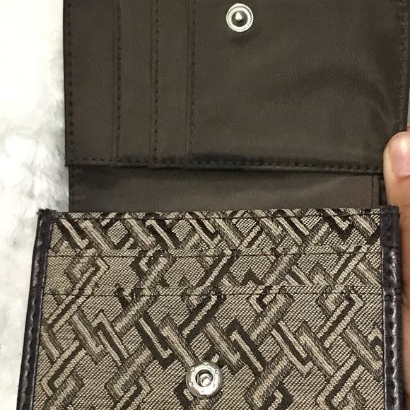 Lady’s Small Brown Wallet, In Great Condition - Picture 3 of 5